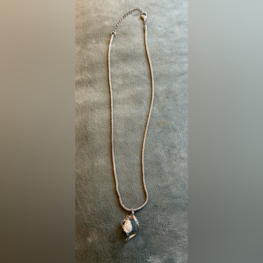 Stylish Silver Pendant Necklace